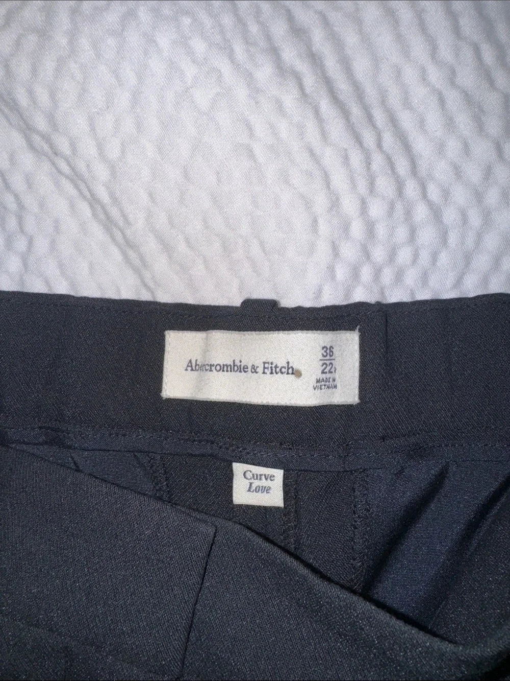 Abercrombie & Fitch Black High-Waist Pleated Women's Shorts